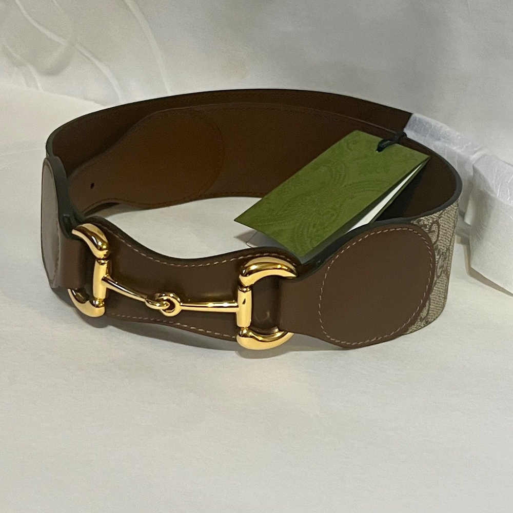 Authentic Gucci  Beige/Ebony GG Supreme Canvas Horsebit Belt